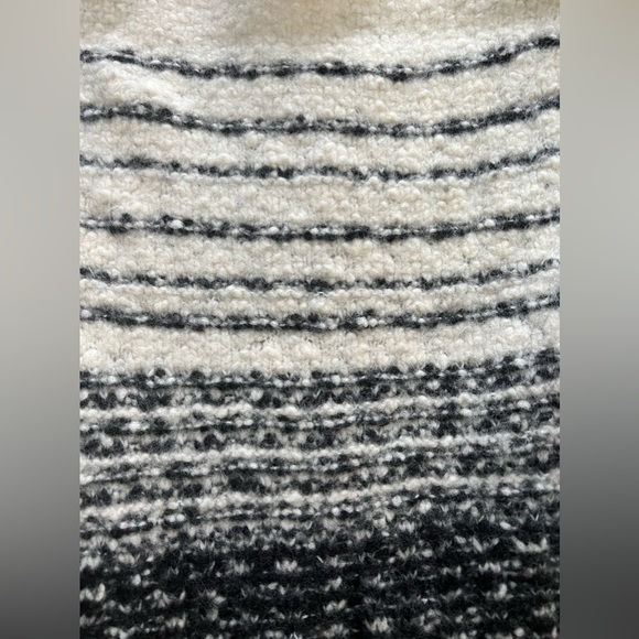 VINCE SWEATER SIZE S - Picture 4 of 4
